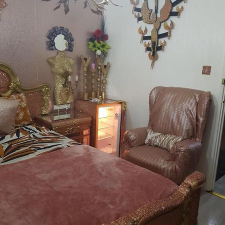 Vivid Apartment Birmingham Bagian luar foto